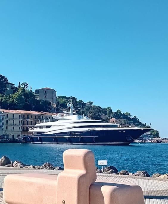 Sweet Liana Un Tuffo Nel Cuore Del Paese Porto Santo Stefano  Dış mekan fotoğraf